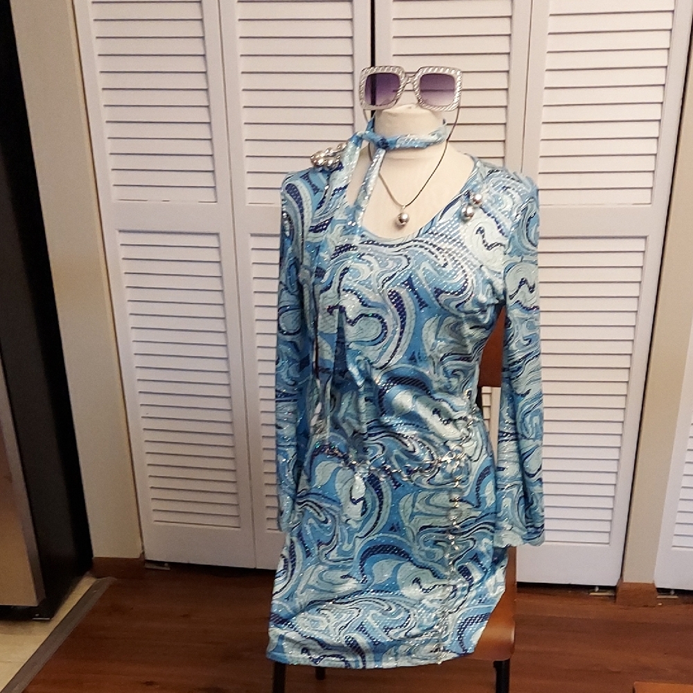 Disco Outfit 8 Pcs Dress, Belt, Scarf, Earrings, Bracelet, Necklace  Sunglasses